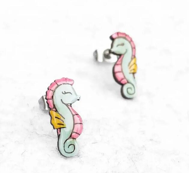 Boucles d'Oreilles Clous Hippocampe | Bijoux Inspirés de l'Océan | PinTonik