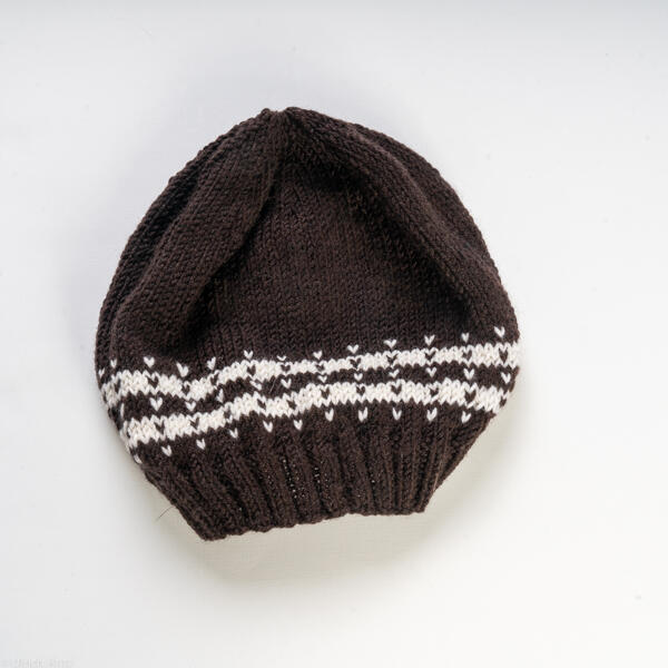 Kinder- oder Jugendmütze, handgestrickt, Umfang ca 45 cm.
