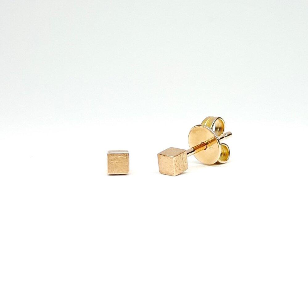 Stud earrings "cube", 18kt rose gold.