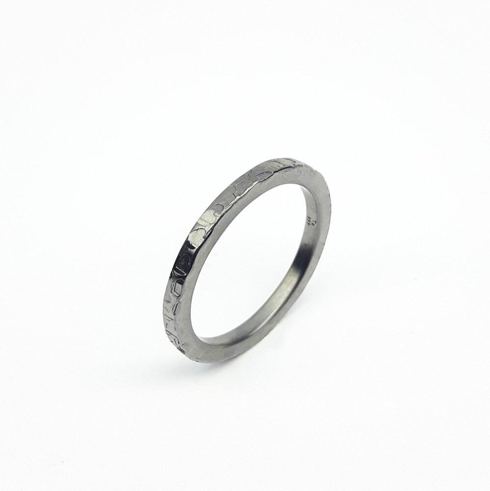 'Herzschlag', Ring/Beisteckring aus 999er Tantal. Unikat.
