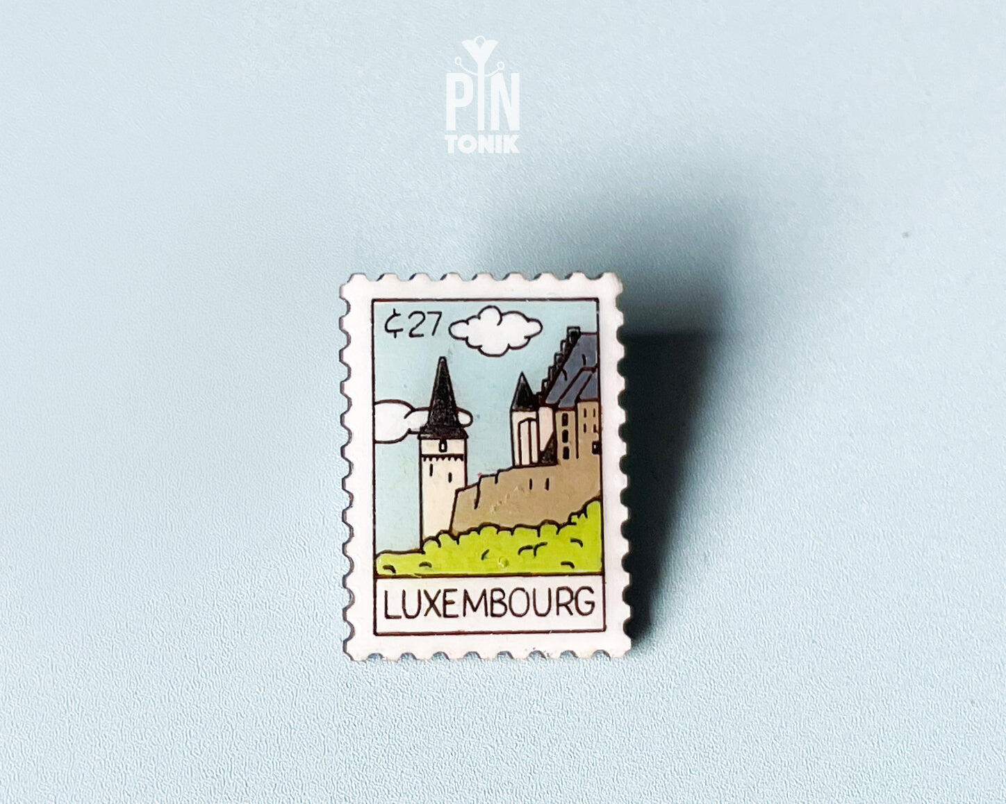Luxemburg-Souvenir-Pins – Schloss Vianden, Dräi Eechelen & Melusina | PinTonik
