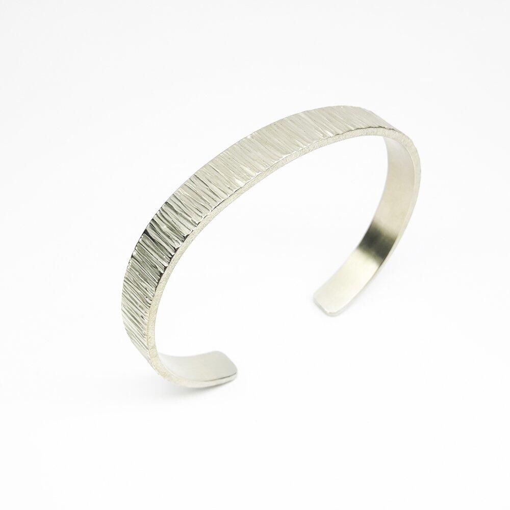 Bracelet en argent 925/- martelé. Pièce unique.