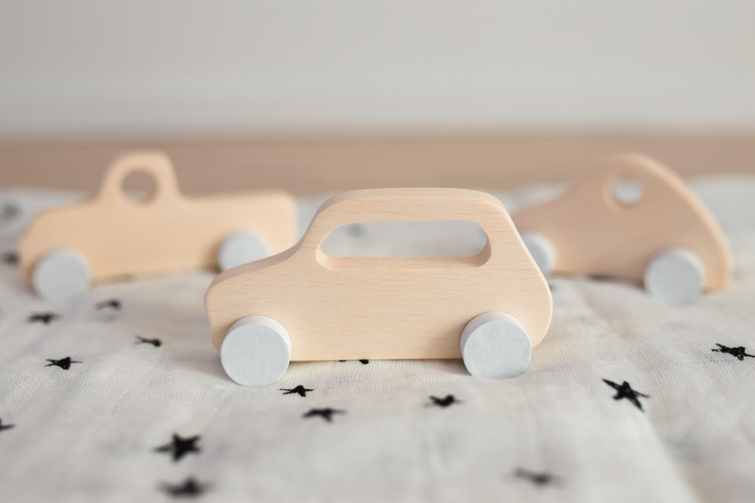 Pinch Toys Mini voiture jouet en bois - Fait main