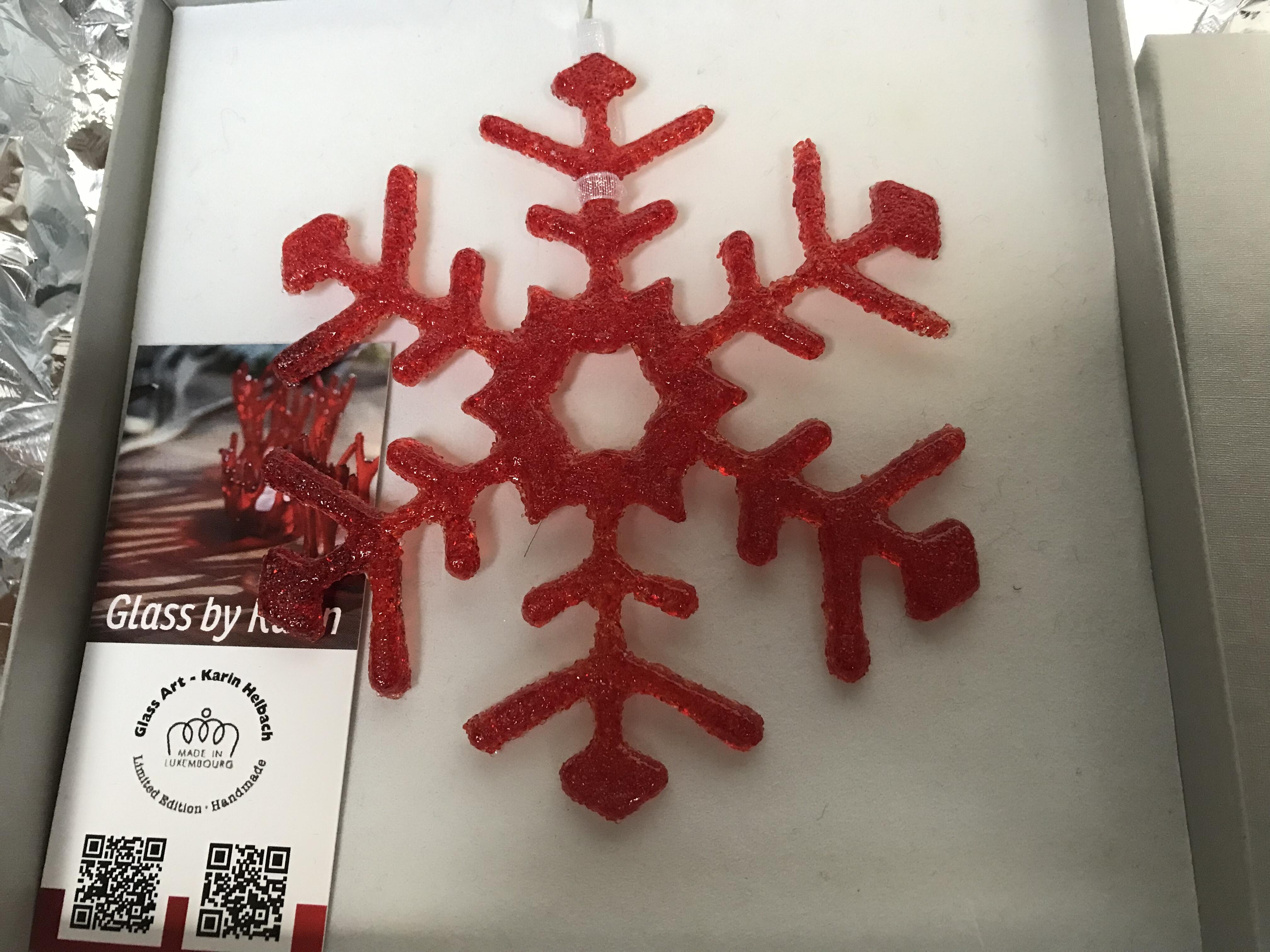 Red glass snowflake, handmade, MADE IN LUXEMBOURG