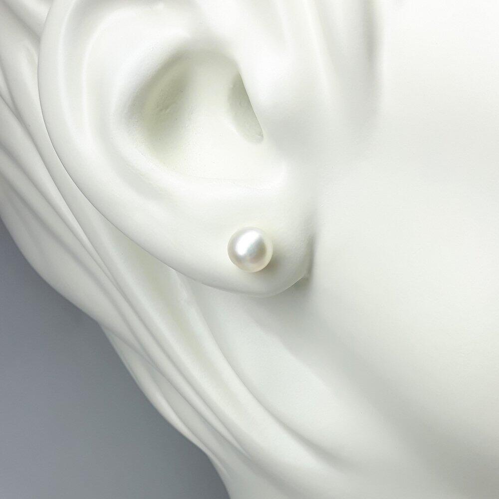 Boucles d'oreilles en or jaune 18kt et perles de culture d'eau douce blanches bouton Ø6,3mm
