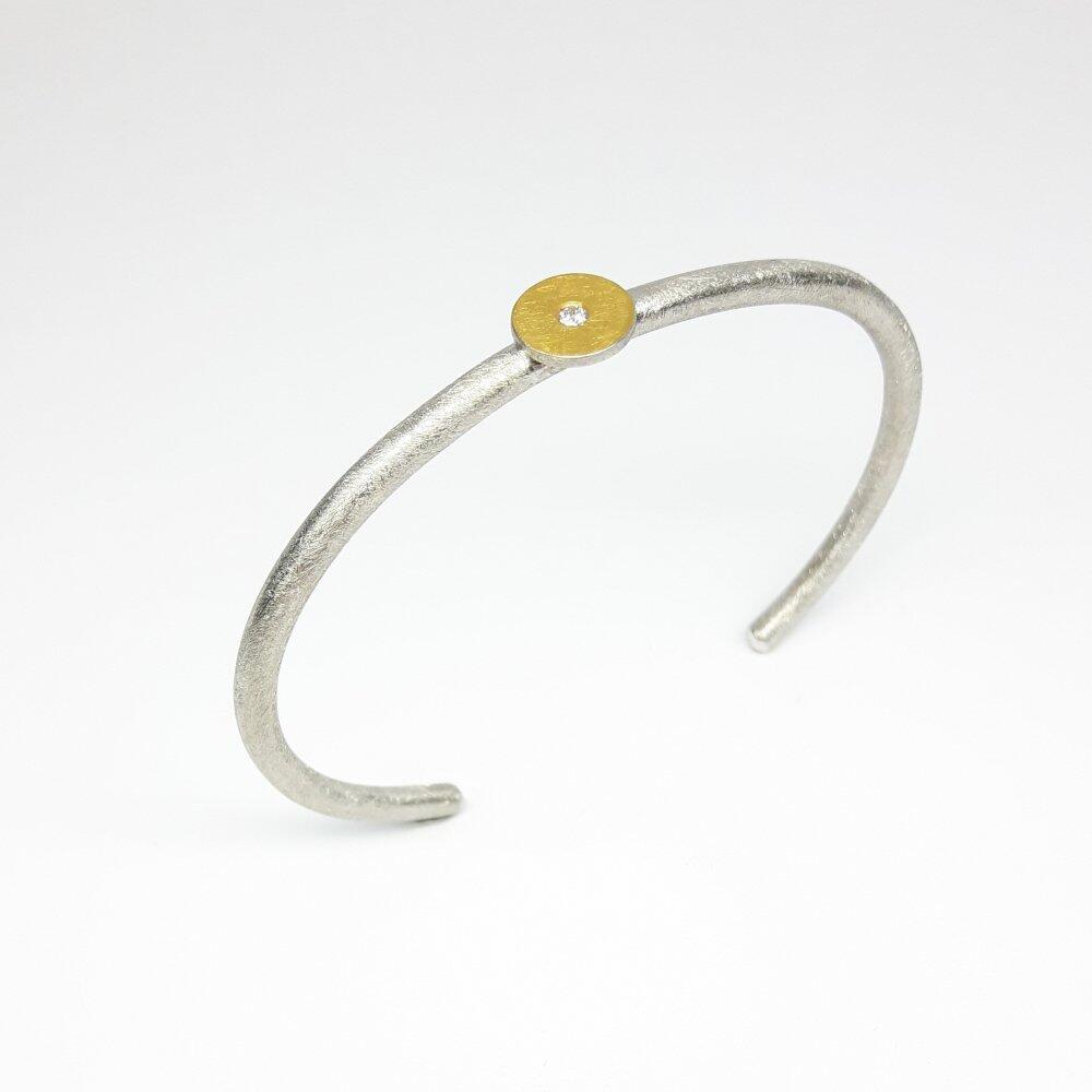 Armband aus 925er Silber, Goldveredelung und Diamant Ø3mm.