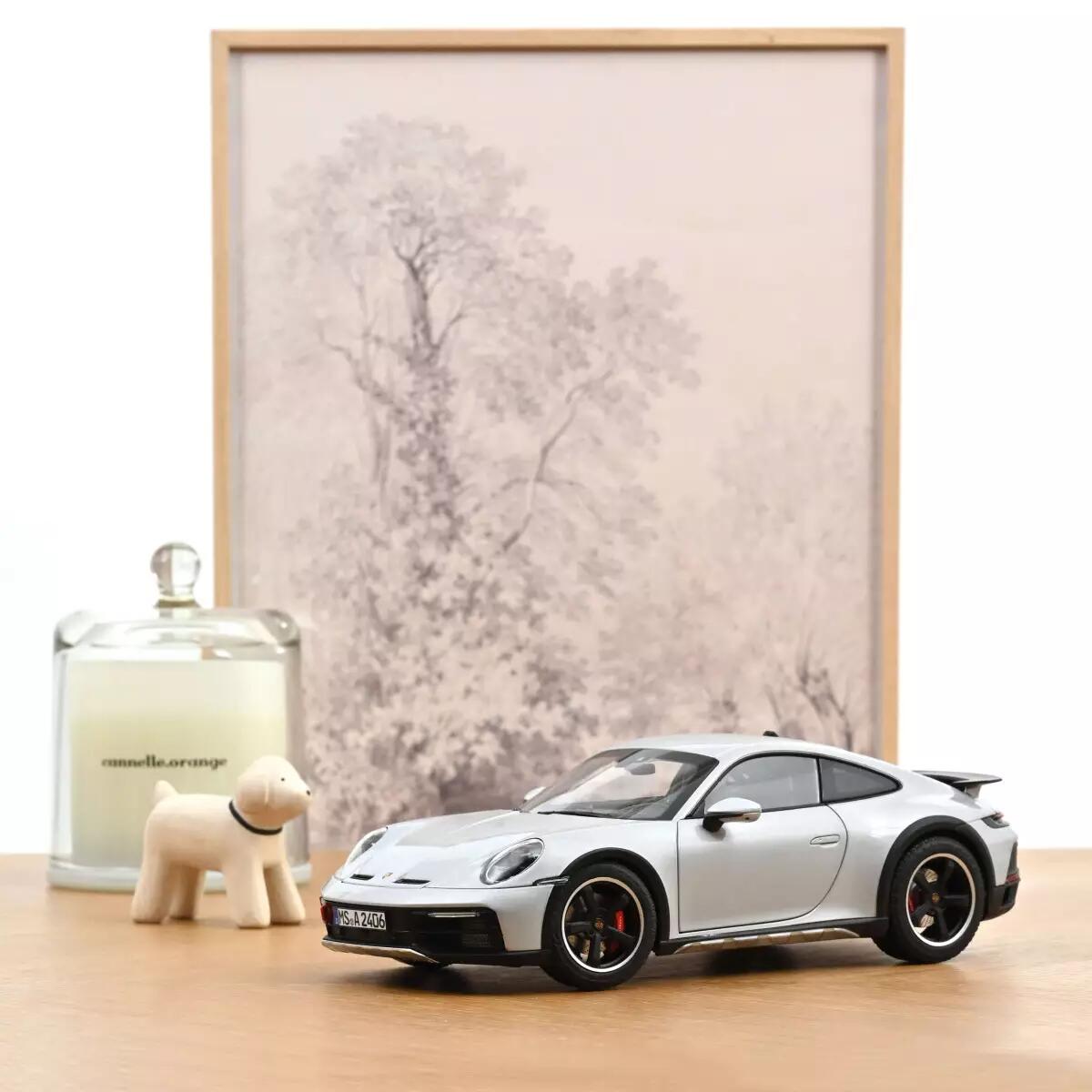 Norev - 187242 - 2023 Porsche 911 Dakar - Ice Gray Metallic - 1/18