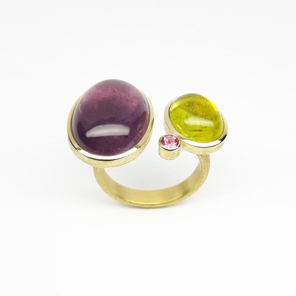 Bague en or jaune 18kt et tourmalines. Pièce unique.