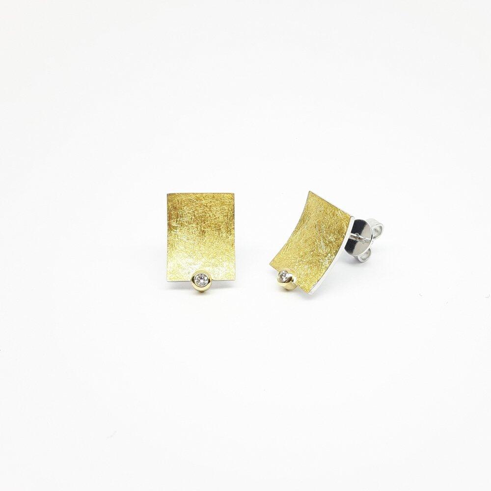 Boucles d'oreilles en or fin, argent 925/-, or jaune 18kt et diamants.