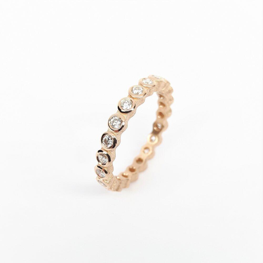 Ring 'endless memories', 18kt Rotgold und 21 Diamanten 2mm à 0,63ct. Unikat.