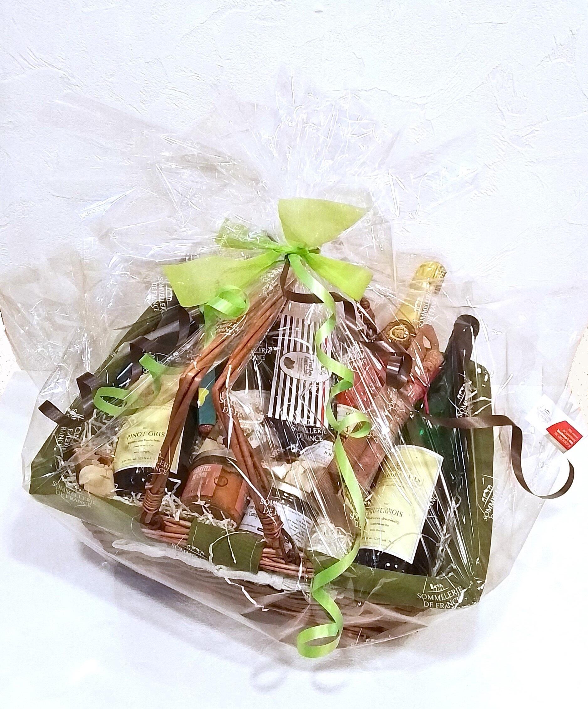 Garnierter Korb / Gourmetkorb Crémants & luxemburgische Weine