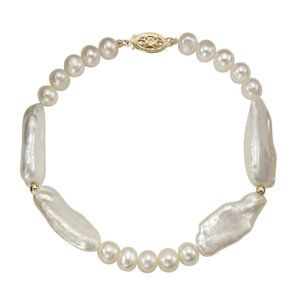 Singular Boho-Chic Pearl Bracelet with a 14kt Gold Clasp
