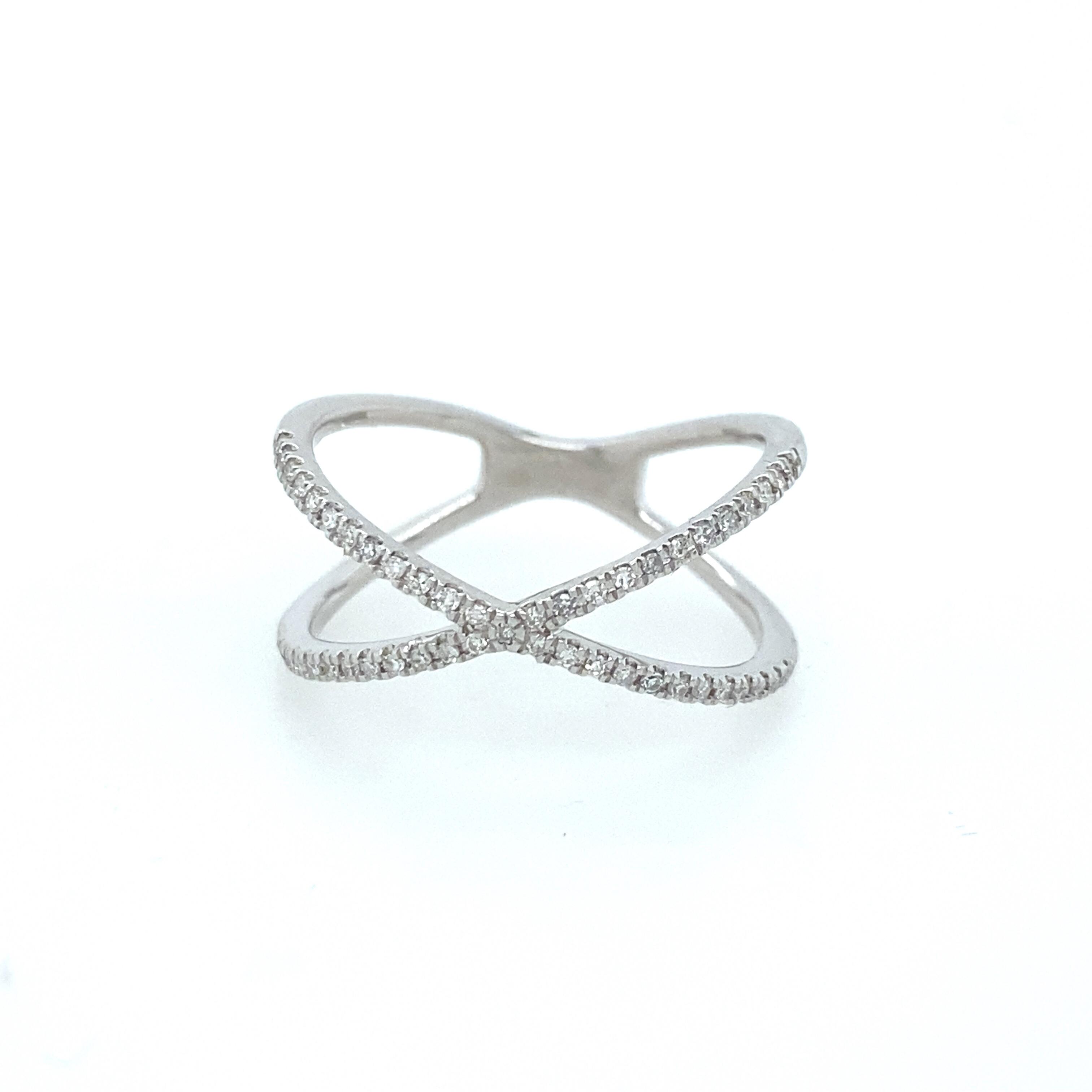 Ring aus 750/- 18 kt Weißgold mit Diamanten/Nancy Fis Jewellery