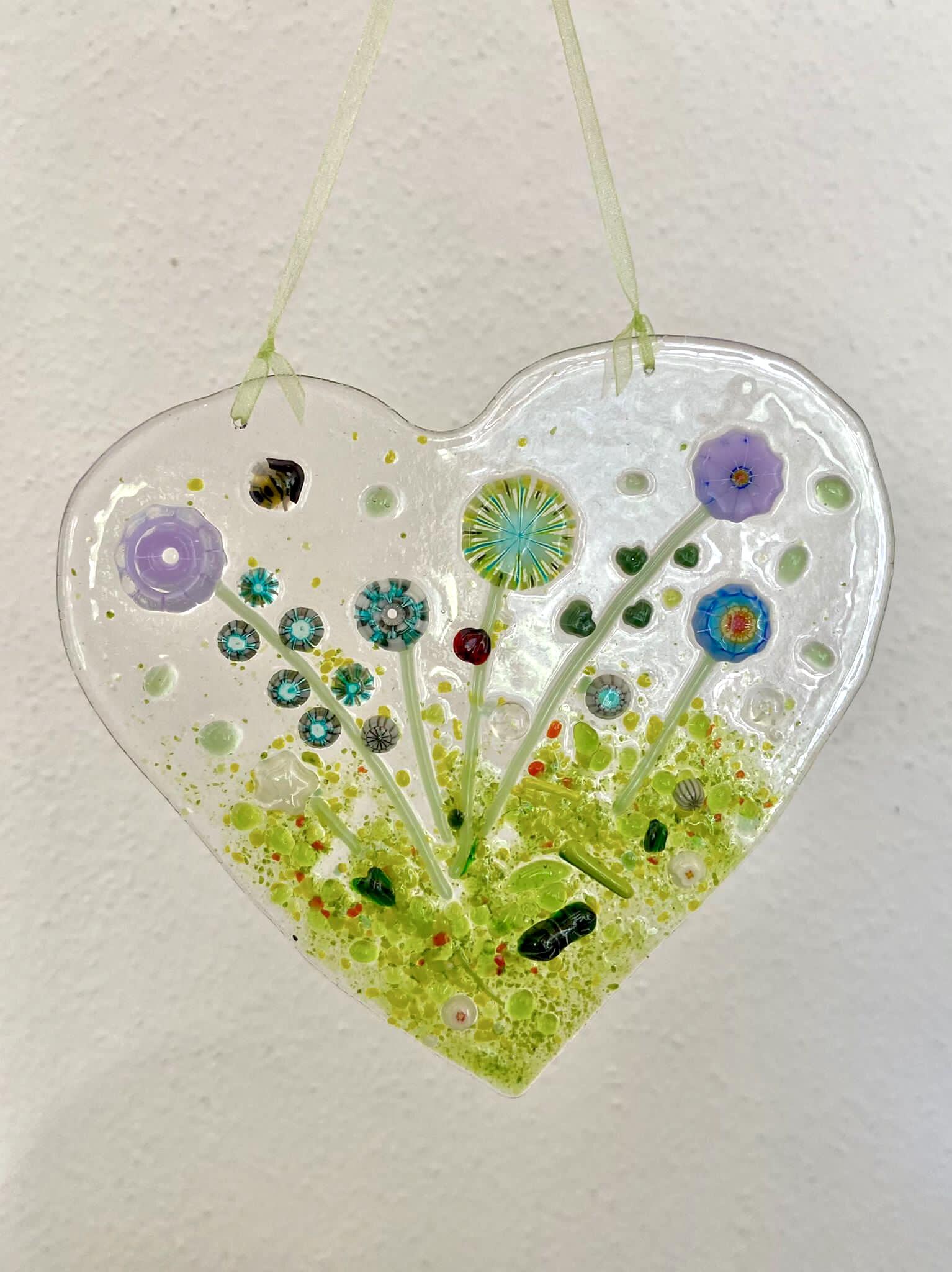 Coeur en verre, avec beaucoup de millefiori, fait à la main, exemplaire unique