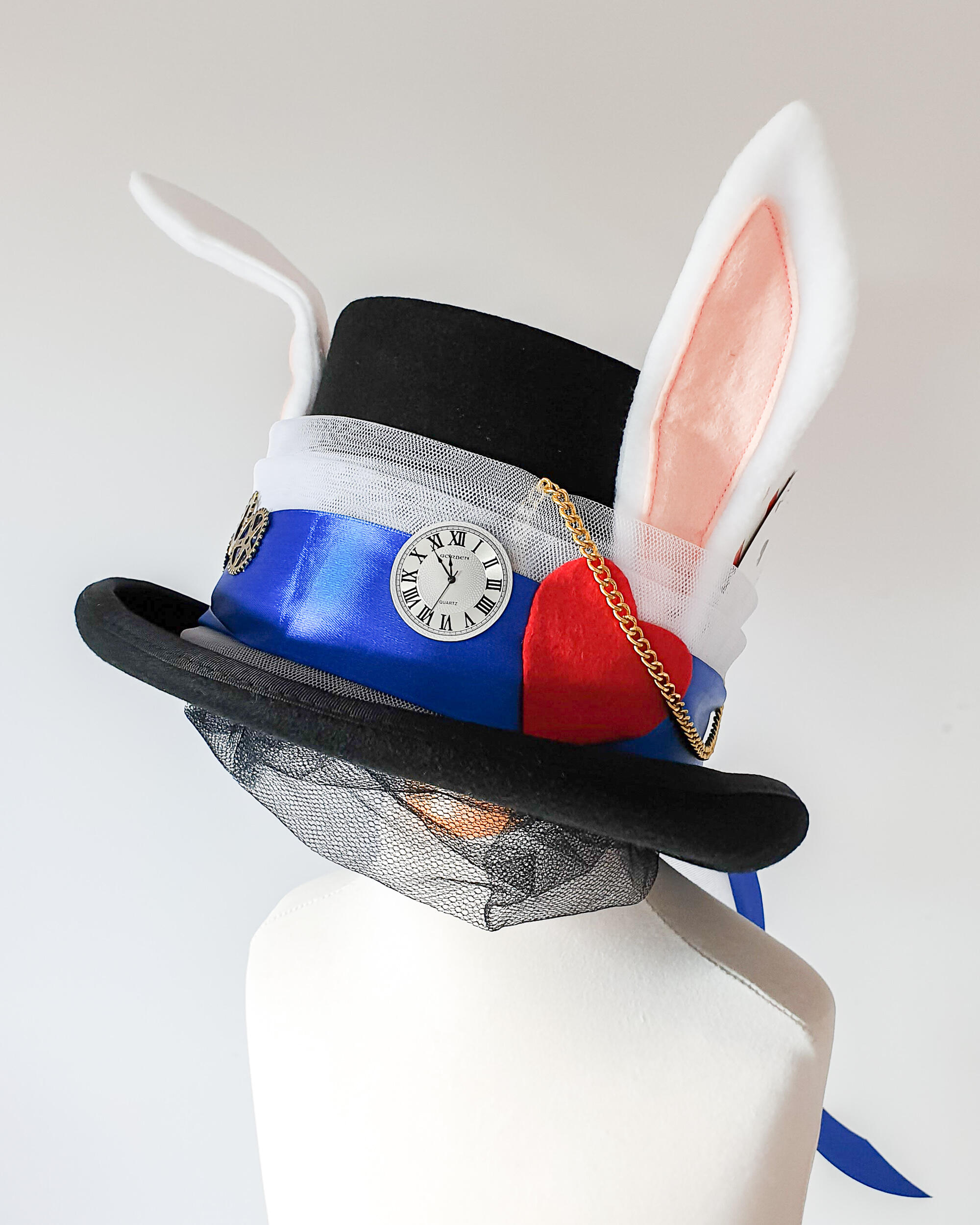 White rabbit top hat from Alice in Wonderland disguise for carnival