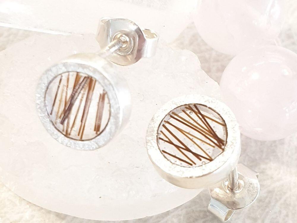 # Create silver ohrrings with resin pastille to keep memories