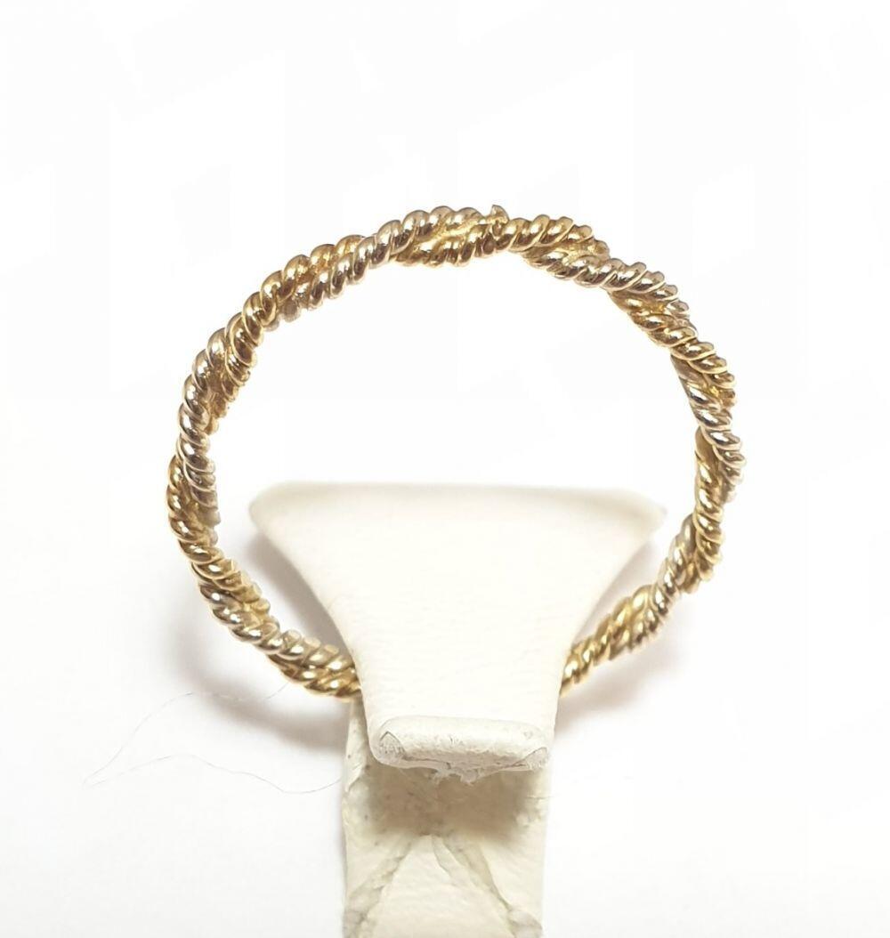 # Verdrehtes Ehering aus 18K Weißgold und 18K Gelbgold im Hexenstil