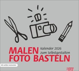 times&more Bastelkalender silber 2026 Weiße Innenseiten in einem Blanko-Kalender zum Basteln. Eigene Fotos auswählen und verzieren