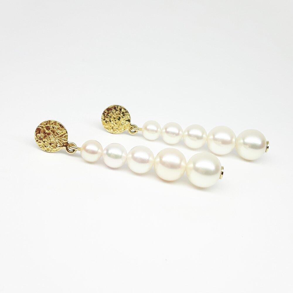 Boucles d 'oreilles en or jaune 18kt et perles d'eau douce. Pièce unique.