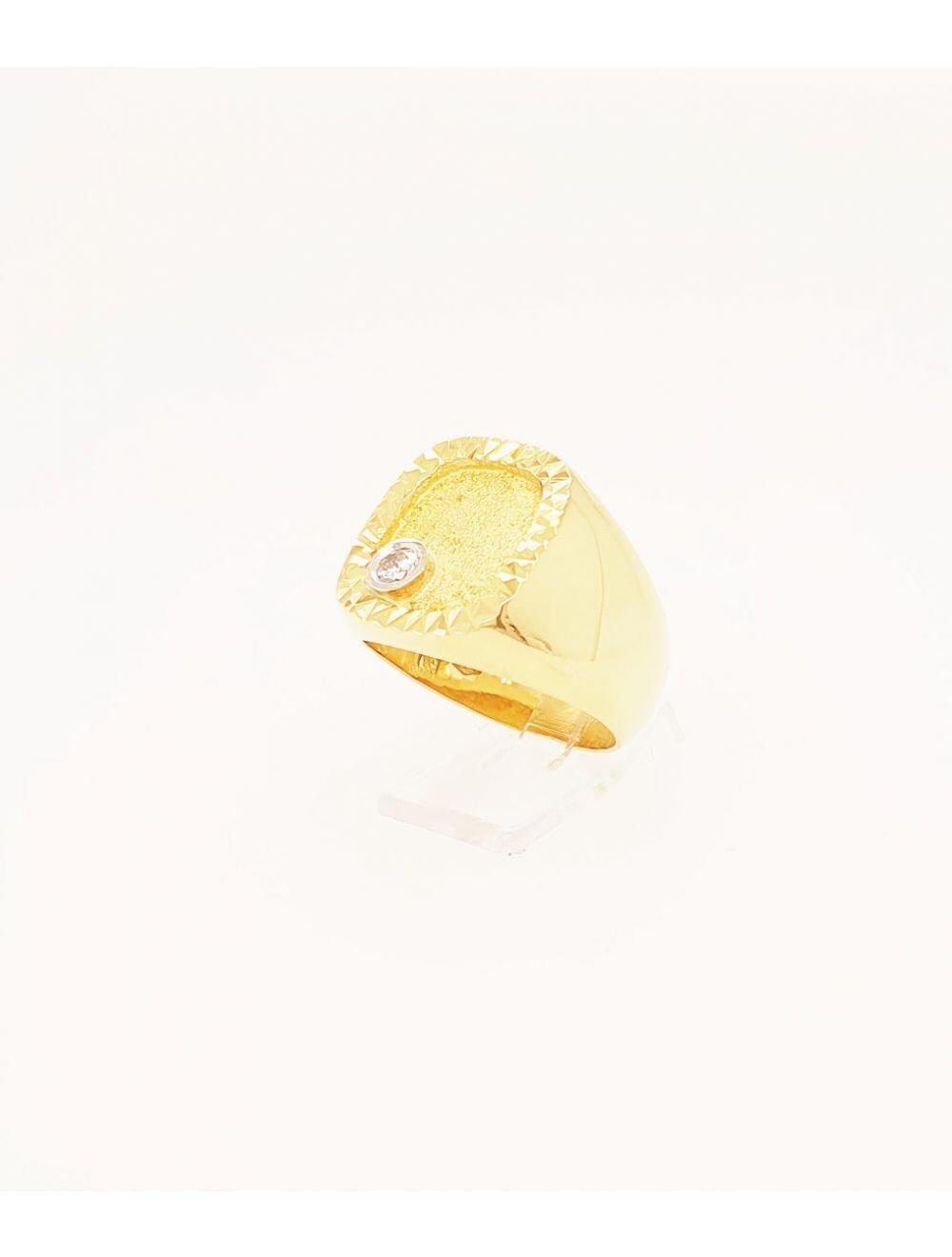# Bague chevalière or jaune avec 0.11ct diamant naturel serti clos or blanc