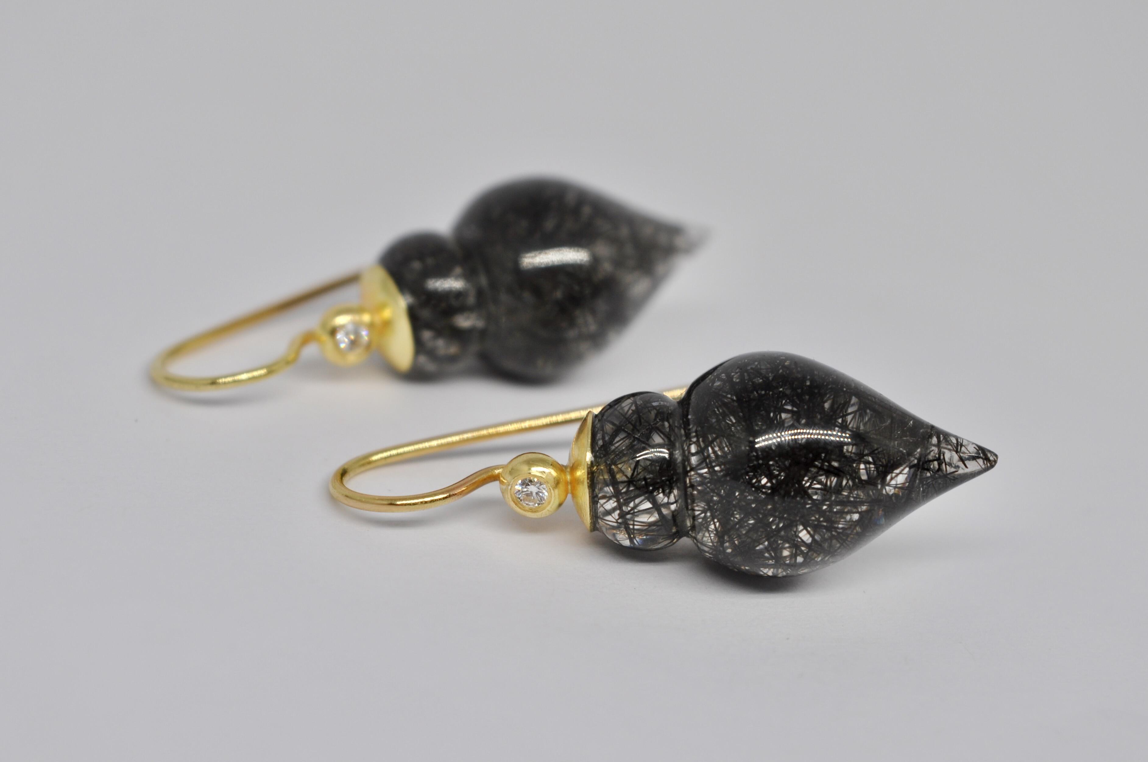 Goldene Tropfenohrringe mit Rutil-Turmalin-Quarz