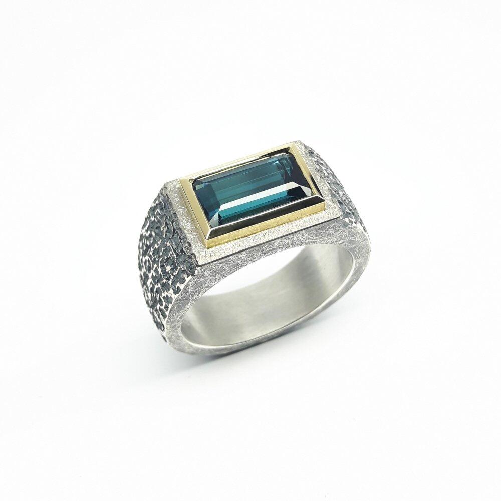 Men's ring in 925/silver, 18kt yellow-white gold and indigolite tourmaline. Unique piece.