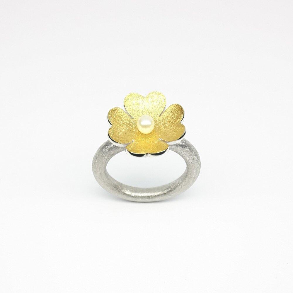 "lucky clover", bague en or fin,argent 925/- et perle eau douce.