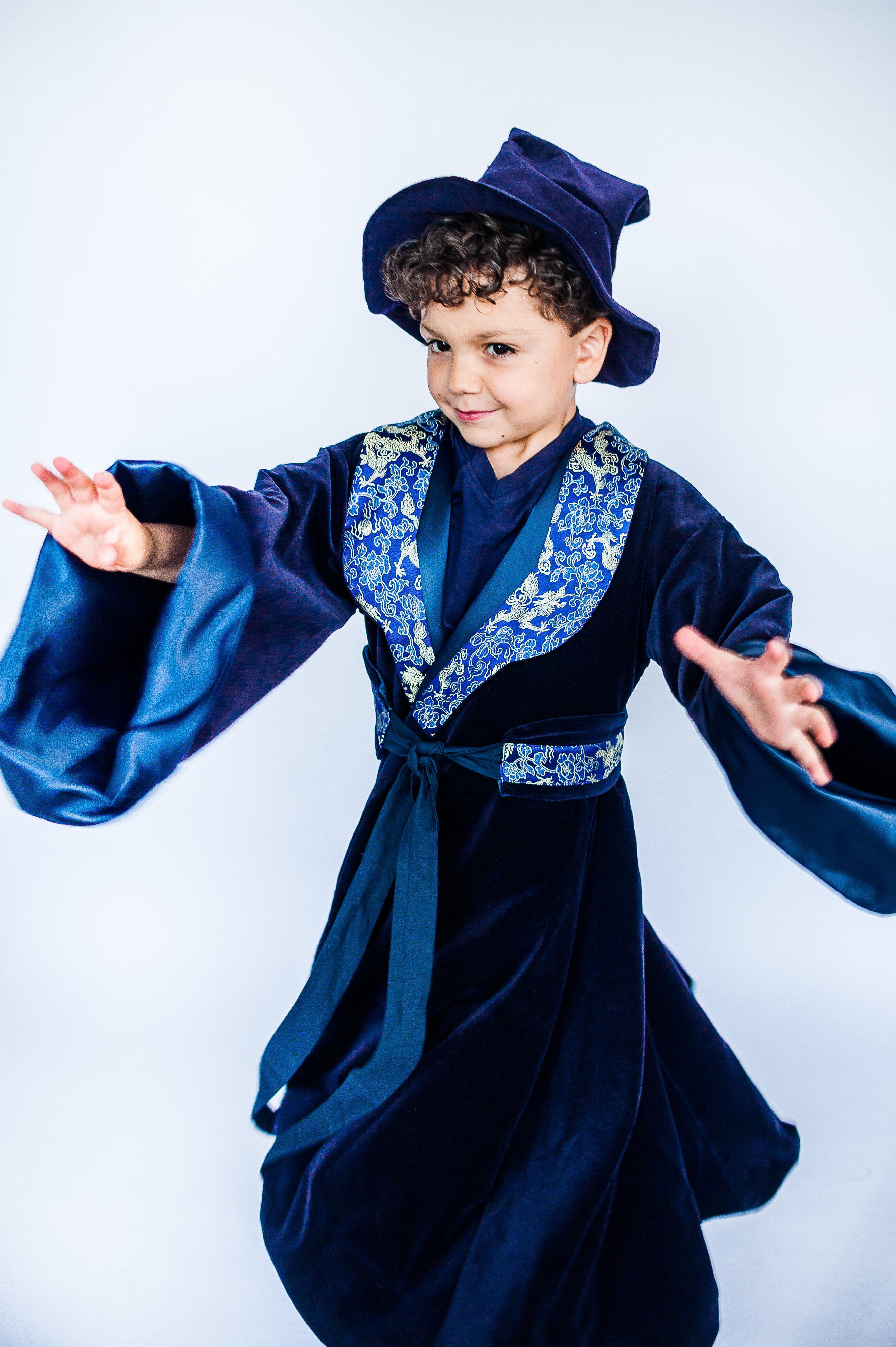 Manteau de velours et chapeau pour petits sorciers | Costume d'Halloween pour enfants