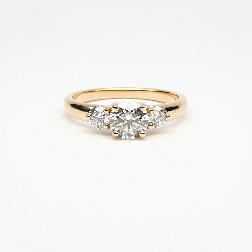Bague en or rouge 18kt et diamants 1,06ct. Pièce unique.