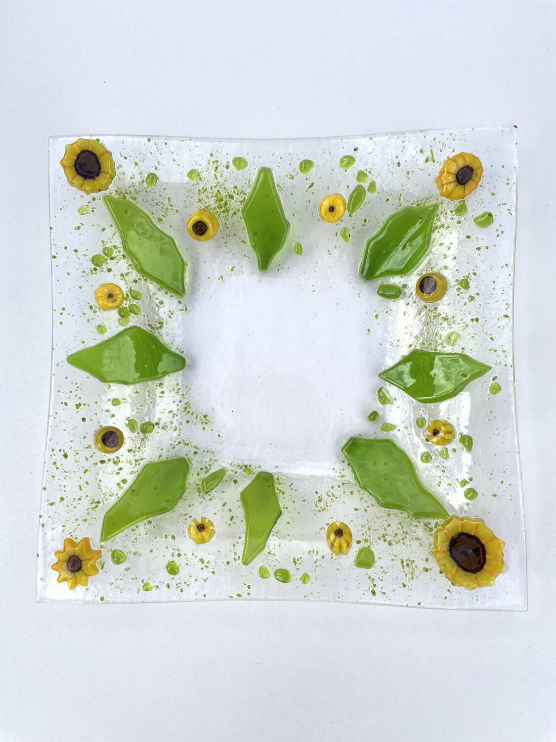 Glassbykarin Schoener Teller mit Blumenmotiv, Millefiori, handgemacht, Einzelstueck, Sonnenblumen, gelb