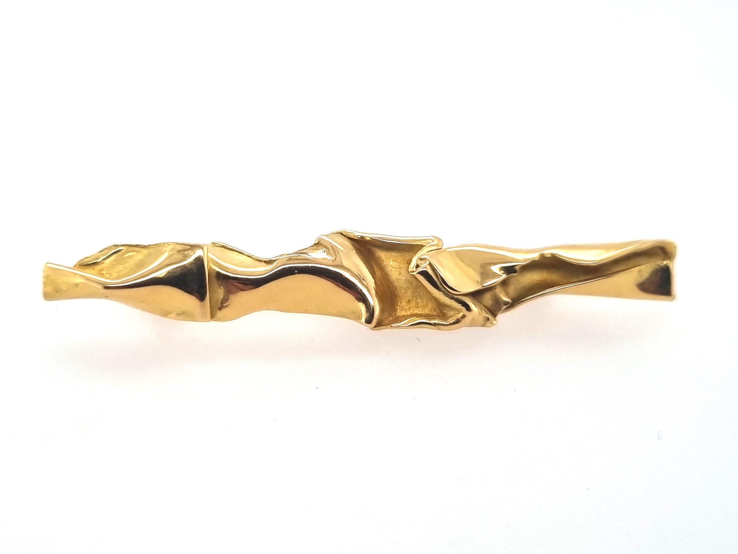 18K yellow gold brooch