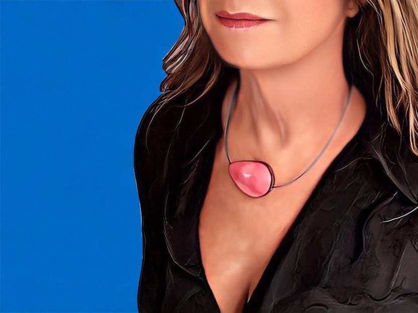 Halskette mit schwarzem brasilianischem Tagua - pink