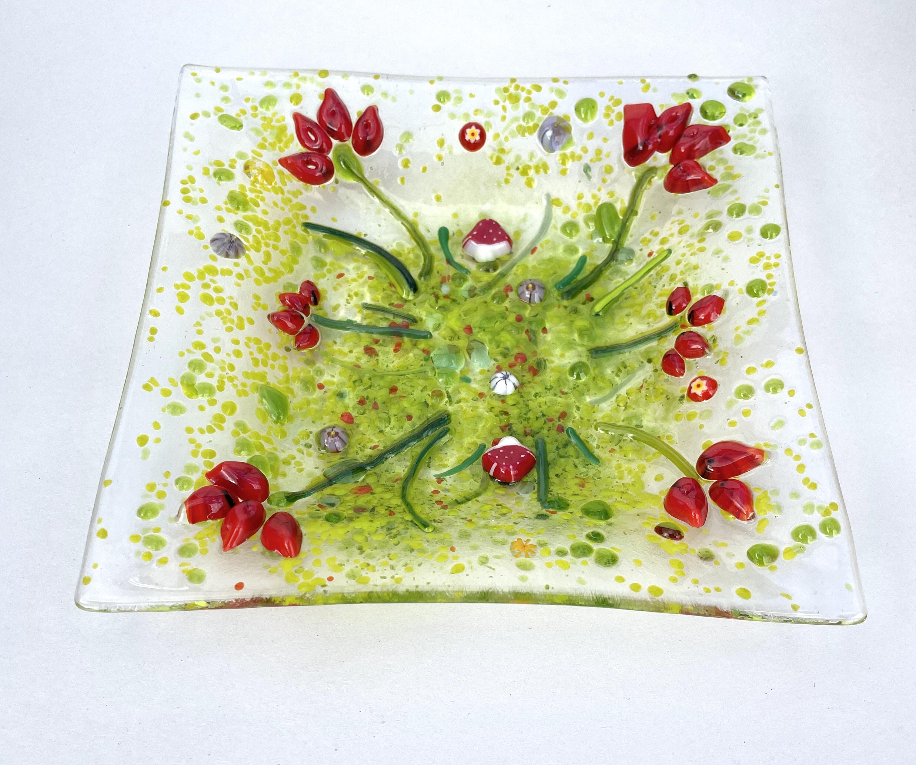 Beautiful plate with floral motif, millefiori, handmade, single piece, red