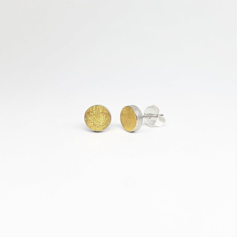 Stud earrings made of fine gold and silver round Ø7mm.