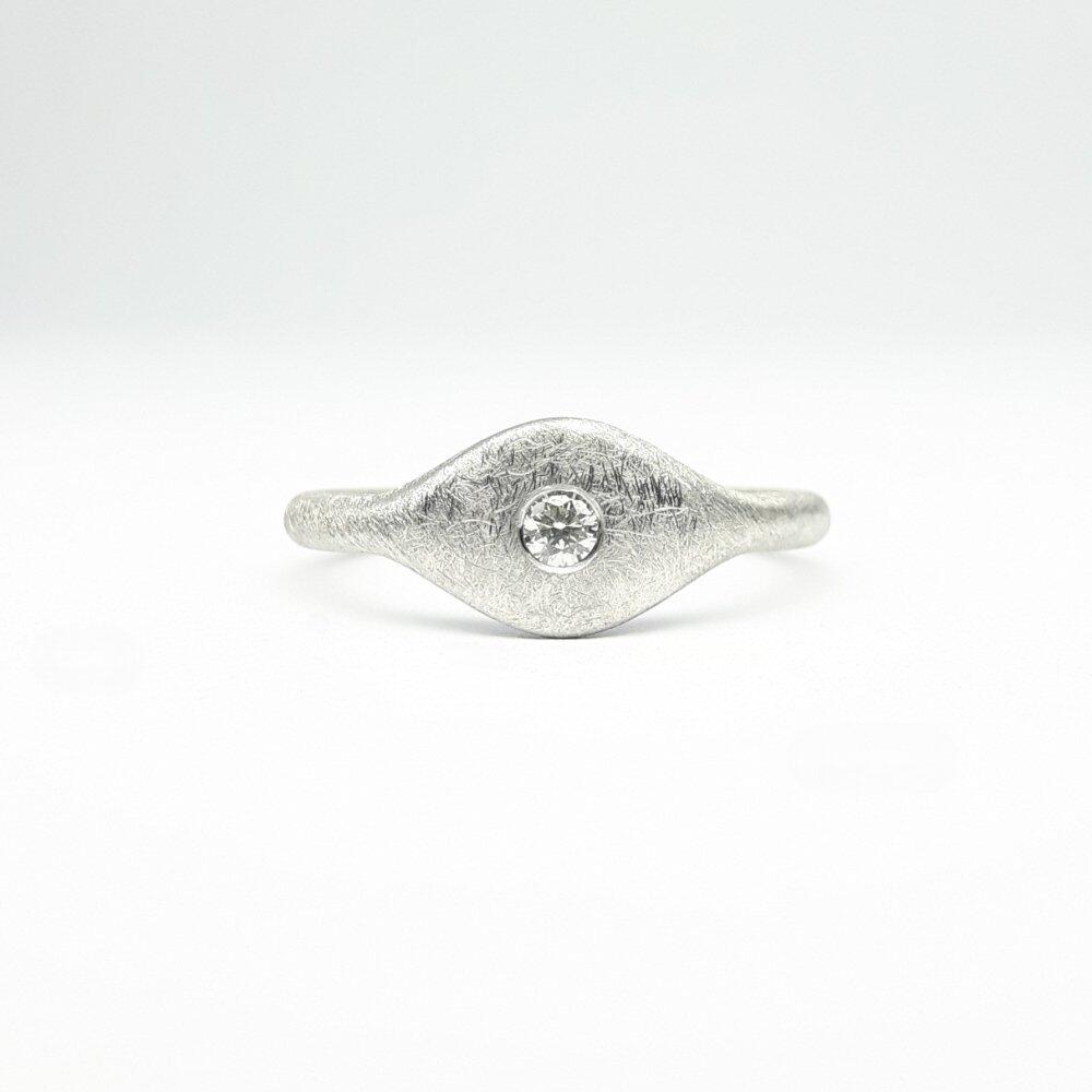 "wave", bague en or blanc 18kt et diamant 0,08ct.