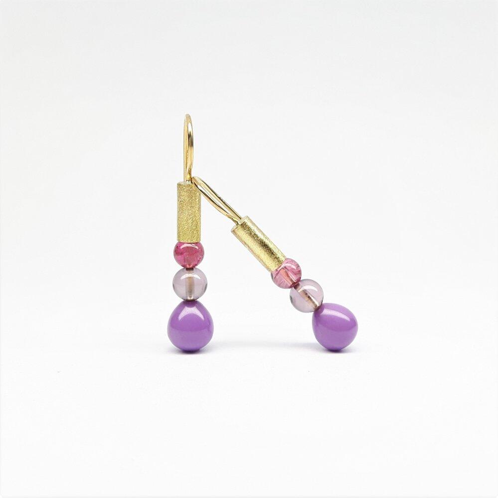 Earrings in 18kt yellow gold, pink tourmaline and heterosite pampels. Unique piece.