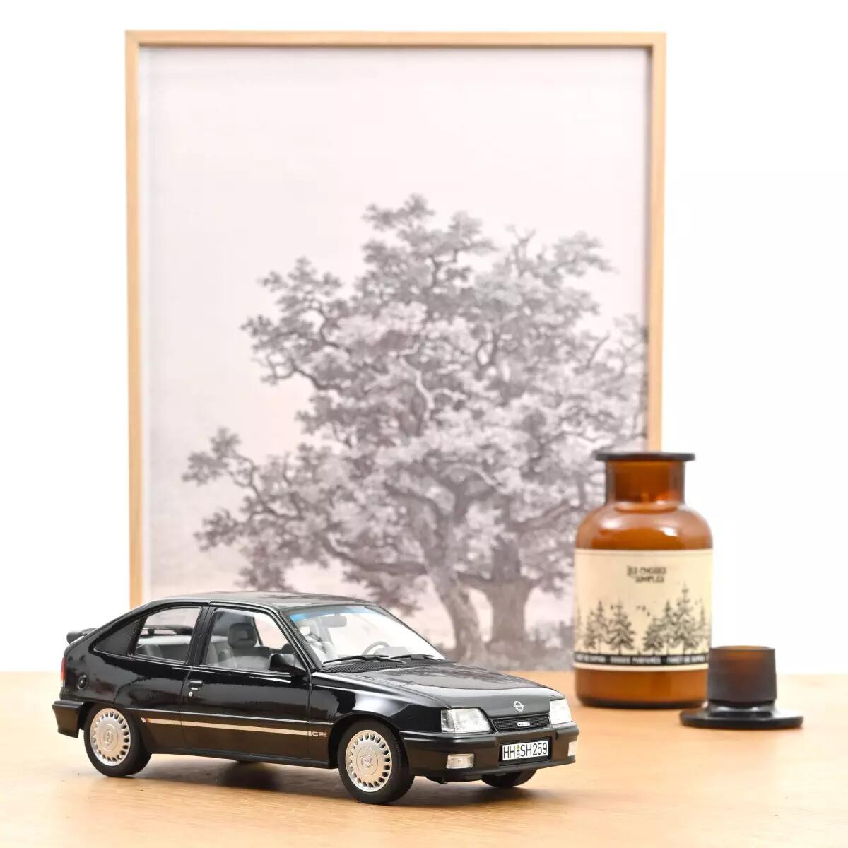 Norev - 183617 - 1991 Opel Kadett GSi - Black metallic Helmut Schmidt - 1/18