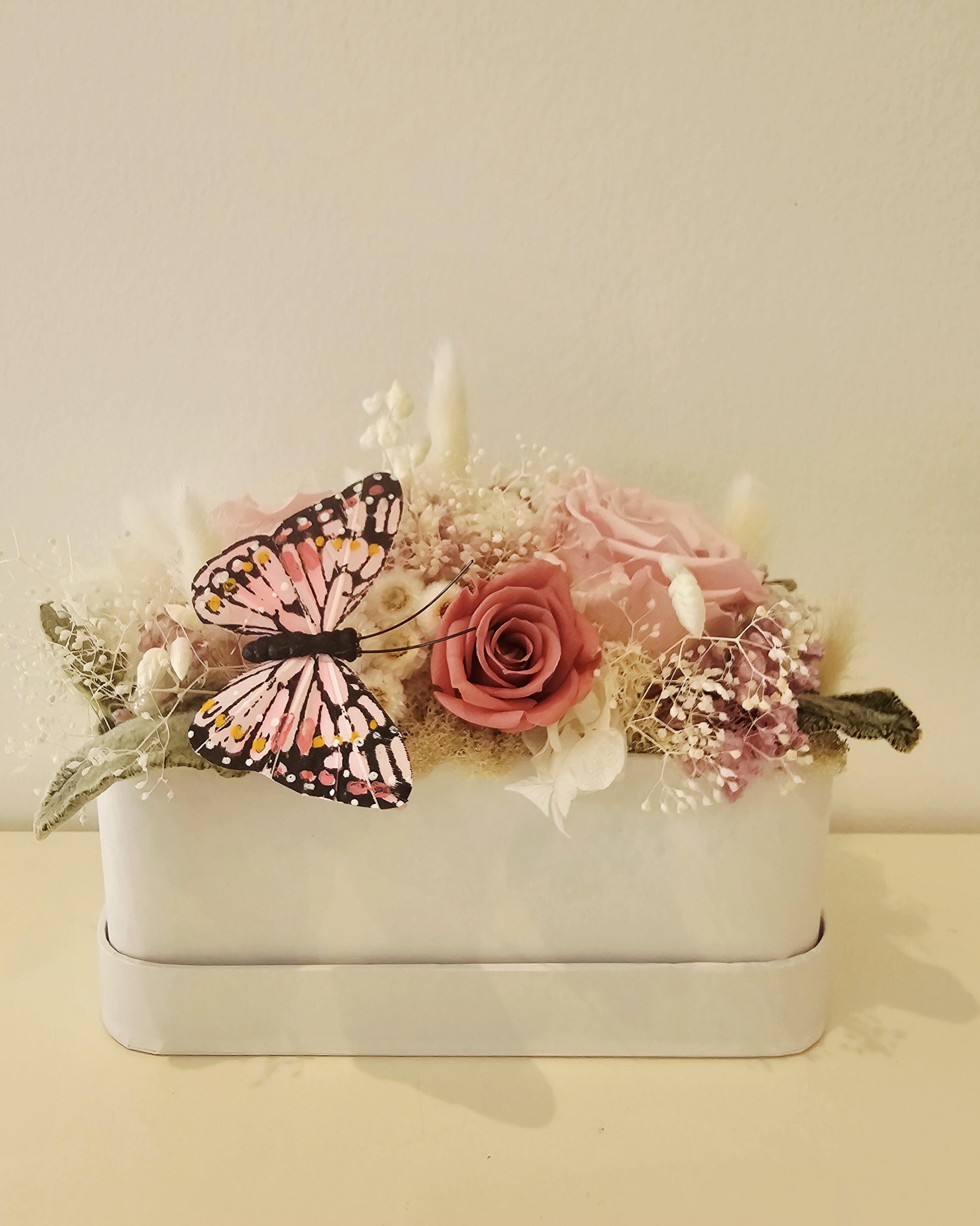 Fleurs : 2 roses éternelles dans une boîte blanche