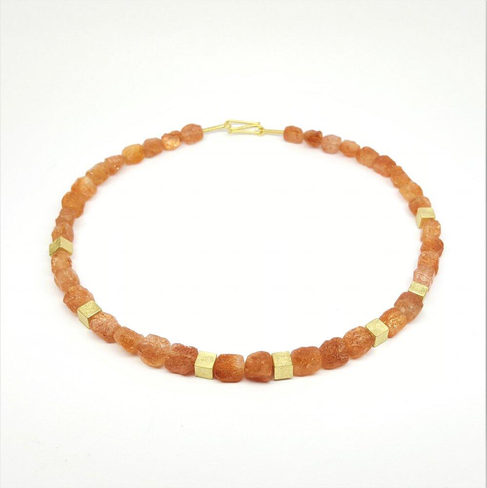 Gemstone necklace made of sunstone and 18kt yellow gold. Unique piece.