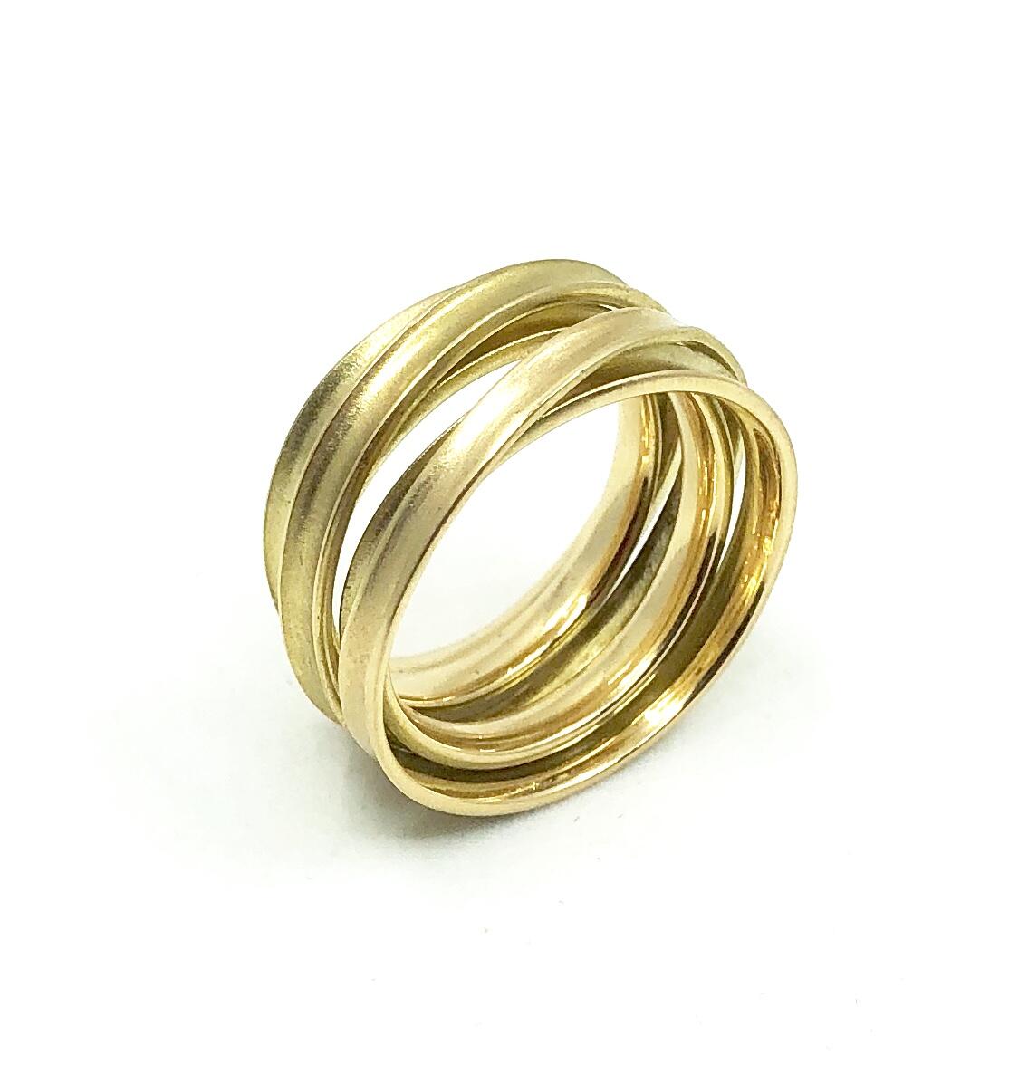 Ring aus 18 karat 750er Gold / Nancy Fis Jewellery