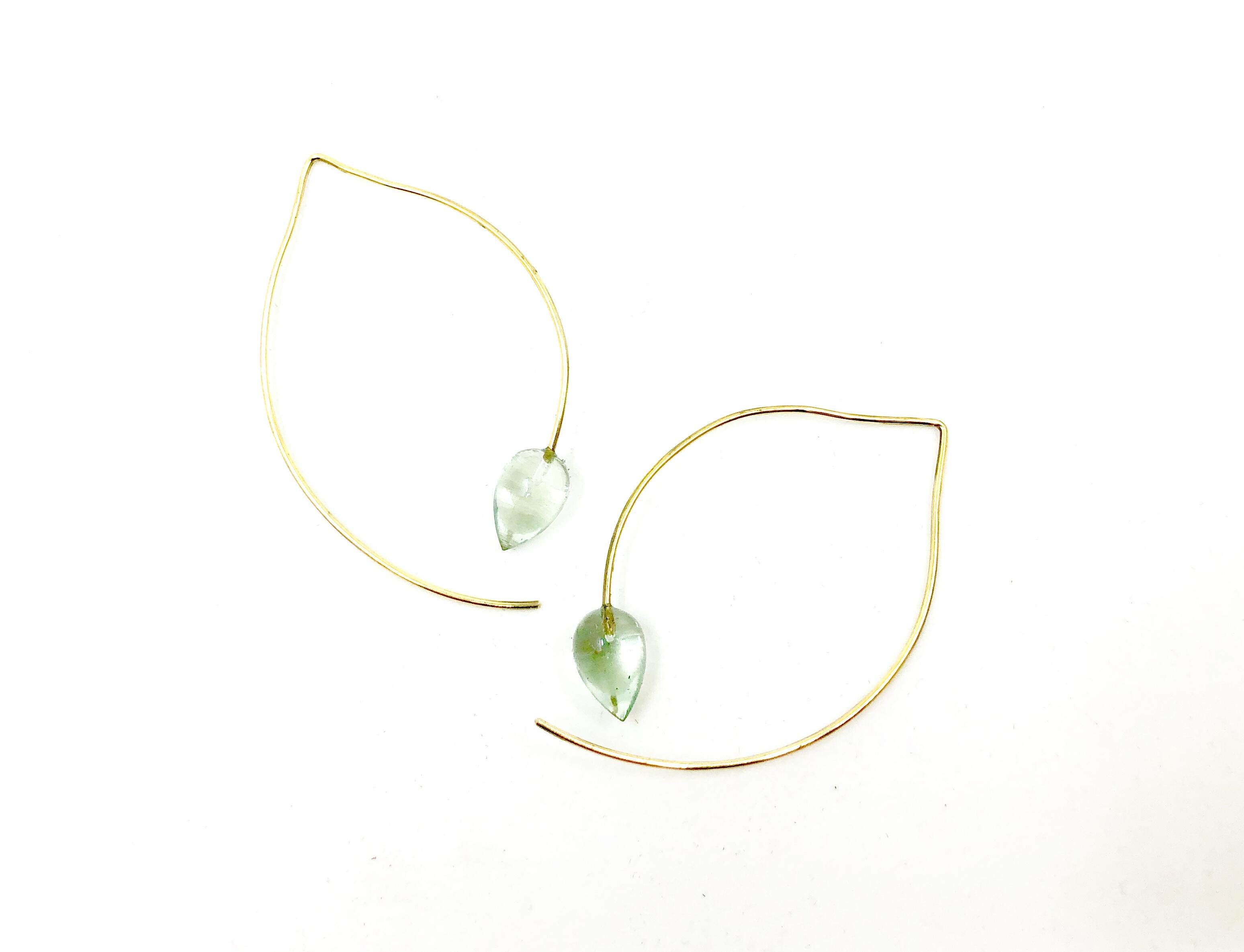 Earrings in 18 karat 750 fairtrade yellow gold with prasiolite pendulum/Nancy Fis Jewellery