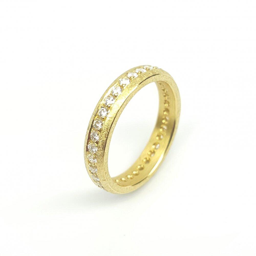 Bague "endless love", or jaune 18kt et 34 diamants.