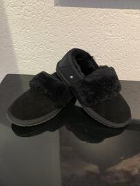 slippers EMU