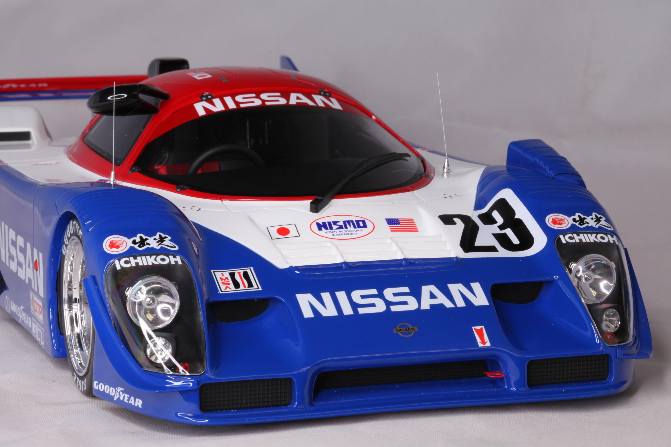 Kyosho 08666AB Nissan R91CP 24h. Daytona 1992 No.23 