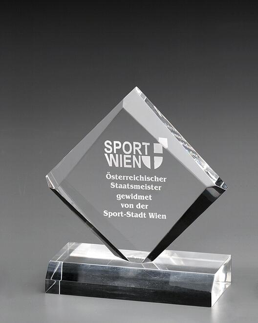 Diamond Award 7454,  Acrylic clear Award inklusive Gravur,  in 3 Grössen erhältlich