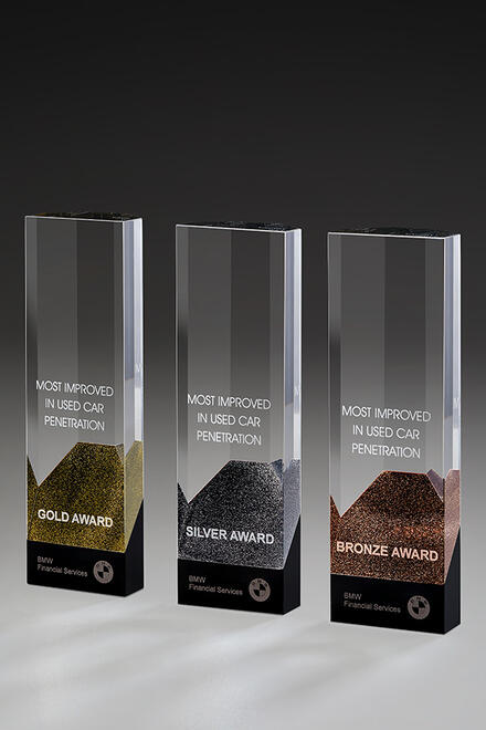 Cosmopolitan Award 79030 Bronze/Silver/Gold, Vegas Awards, 240mm including digital print, available in 3 colors.