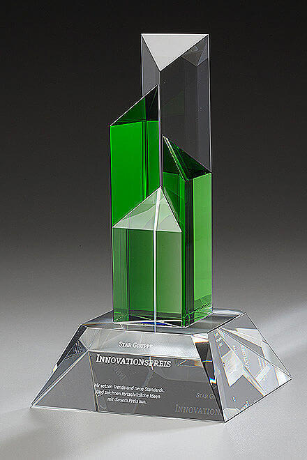 Emerald Winfield Award 79506, Crystal Emerald, 300mm inklusive Gravur