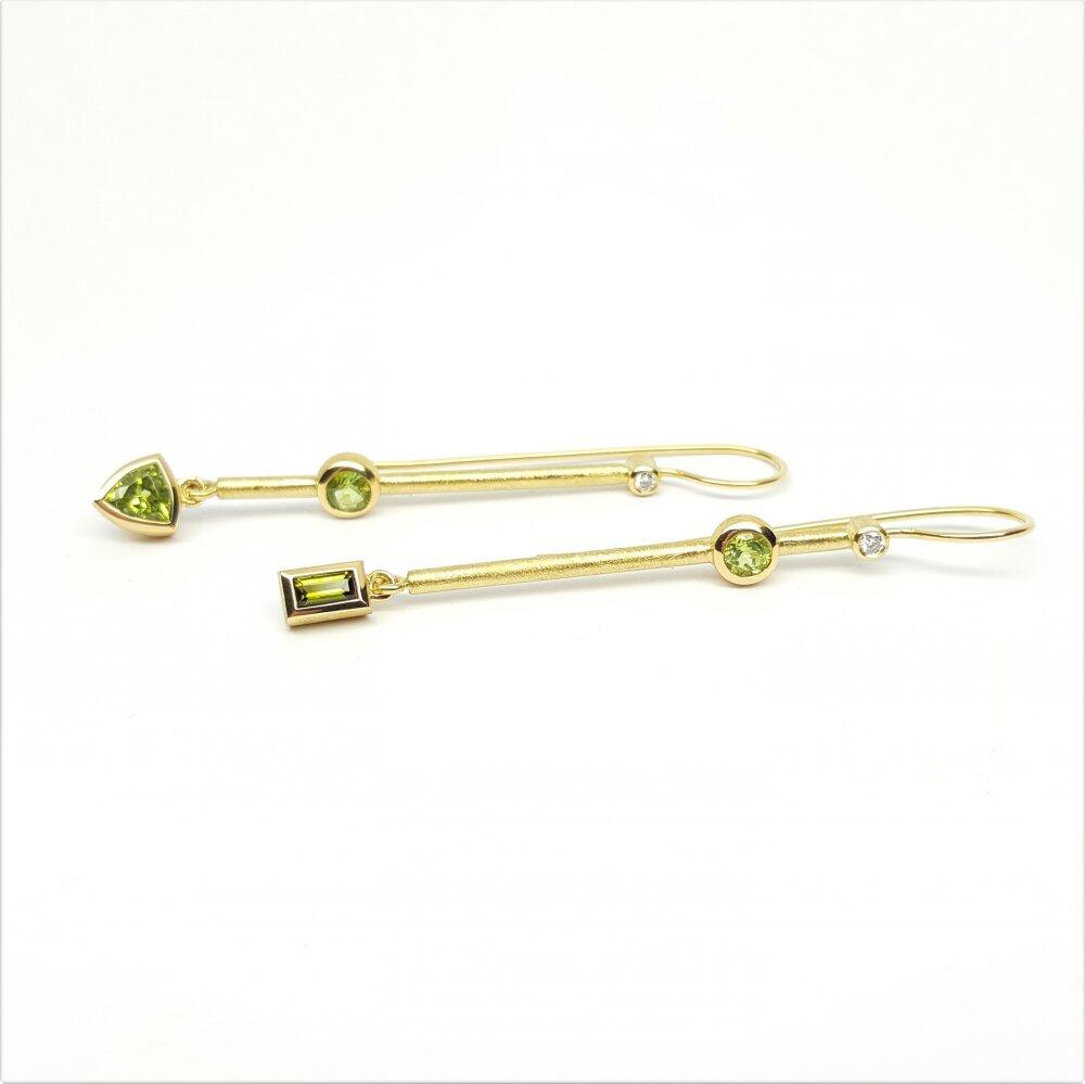 Earrings made of 18kt yellow gold, tourmaline, peridot and diamonds. Unique piece.