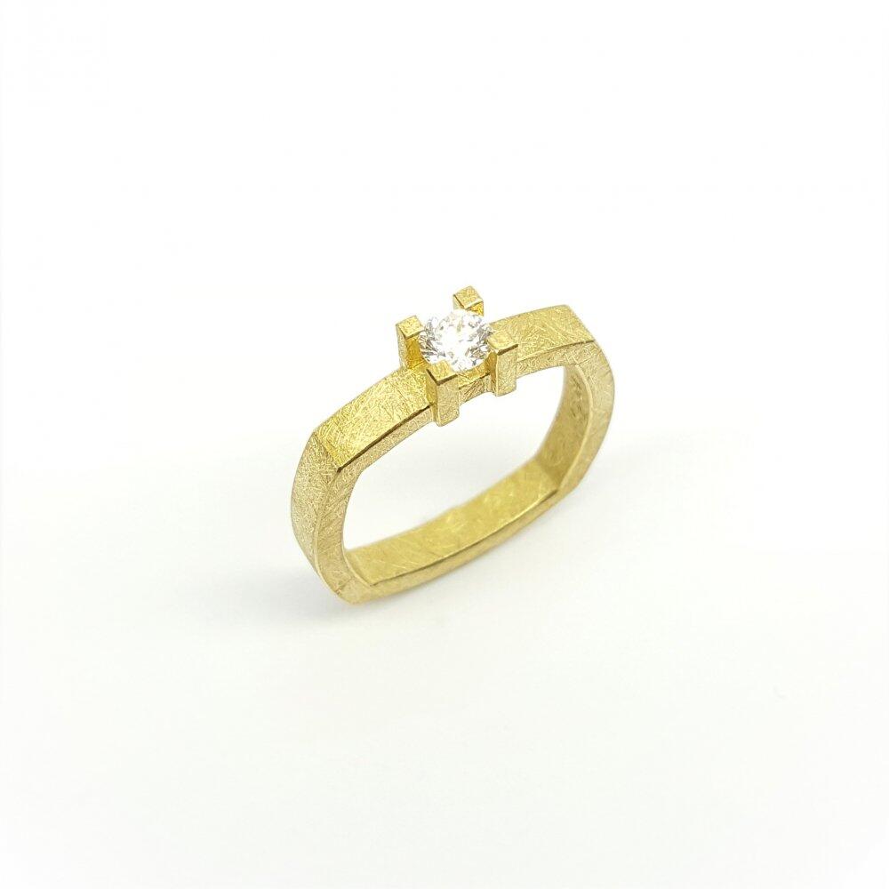 Solitär Ring aus 18kt Gelbgold und 0,25ct Diamant.