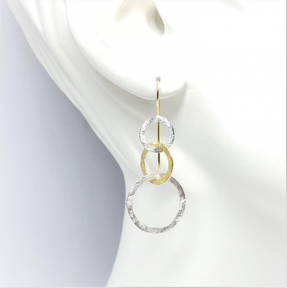 Boucles d'oreilles "dancing circles",  en argent-or-argent.